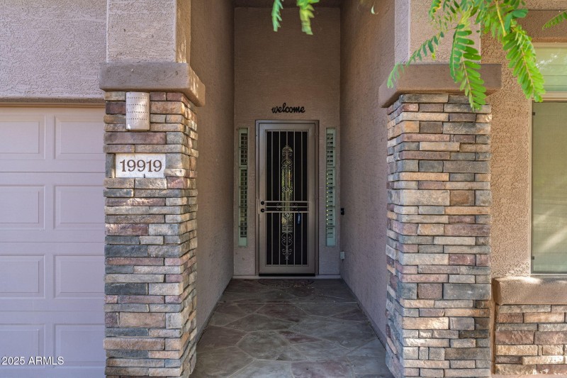 36-web-or-mls-19919 Santa Cruz Dr-53 (1)