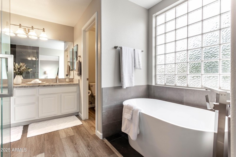 primary bedroom bath 01