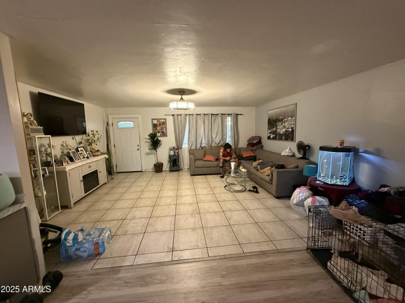 20251007_010243013_iOS