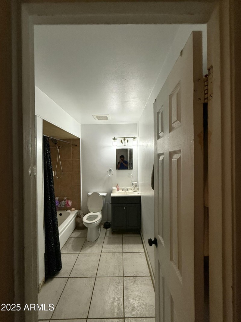 20251007_010352865_iOS