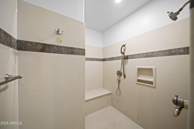 Master Suite Bath (3)