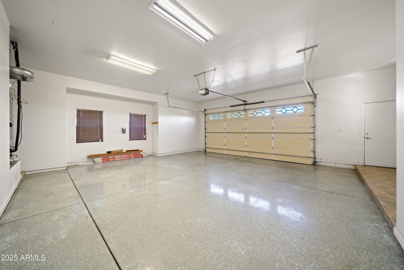 GARAGE w.BUILT IN CABINETS (1)