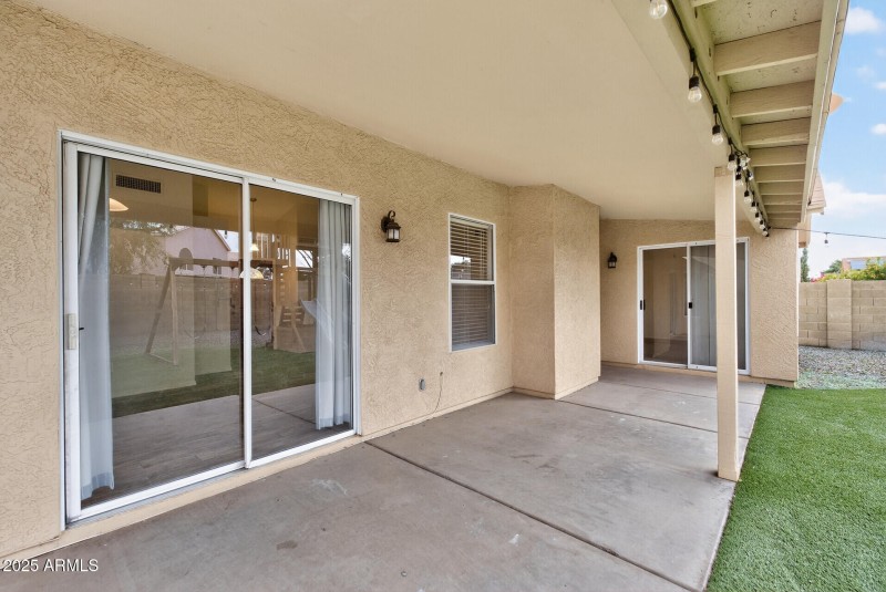 51_907_N_Falcon_Dr51_mls