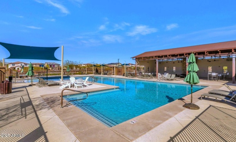 Meadows Community Pool