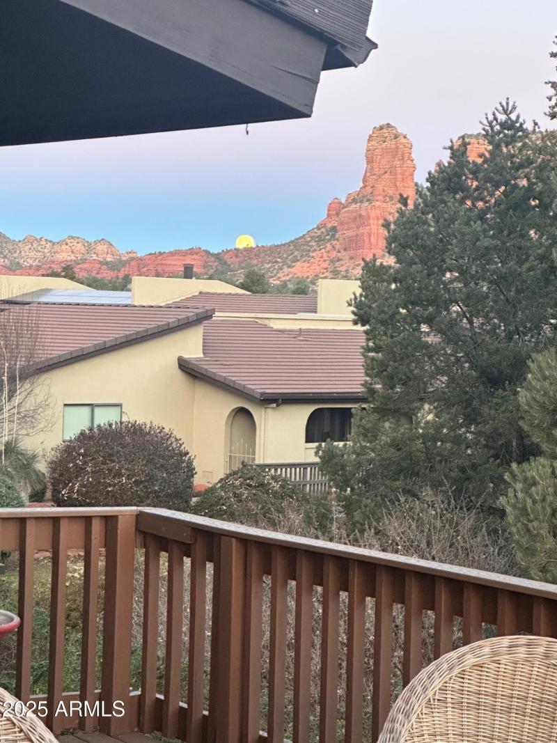 4 running springs moon