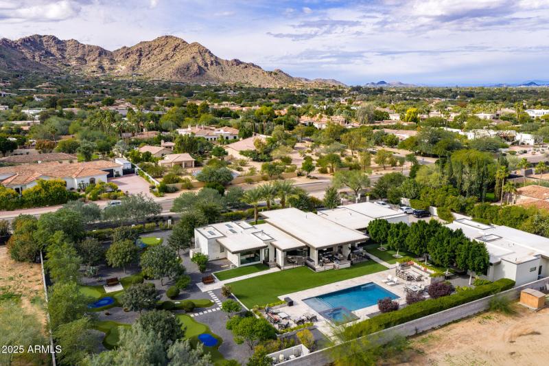 MLS - 7235 N Mockingbird Lane - Paradise