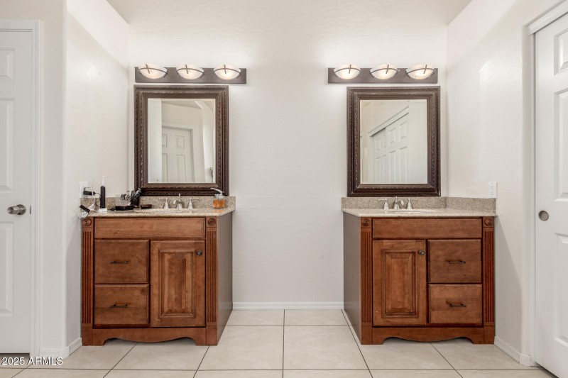 Primary Bath Dual Vanities & Sinks