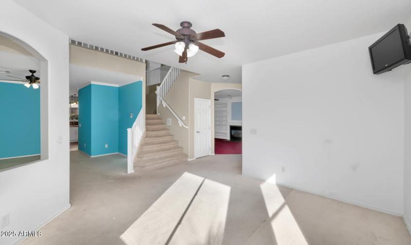 482 W Aloe Pl-large-008-013-482 W Aloe-1