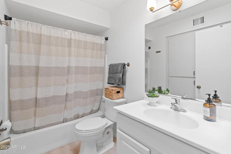 4800 N 68th St Unit 276-5