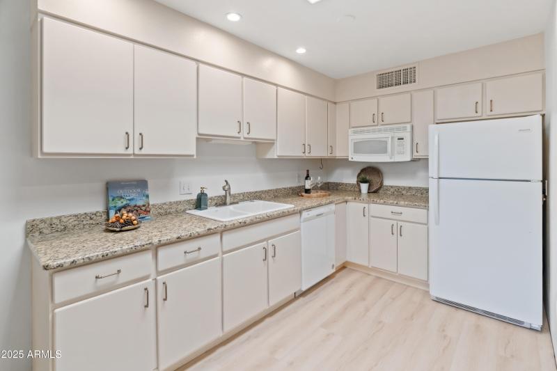 4800 N 68th St Unit 276-15