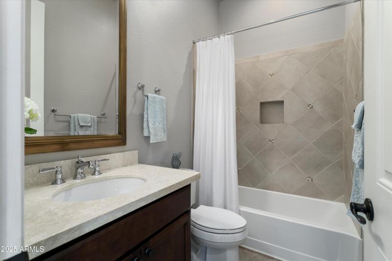 En-Suite at Bathroom 2