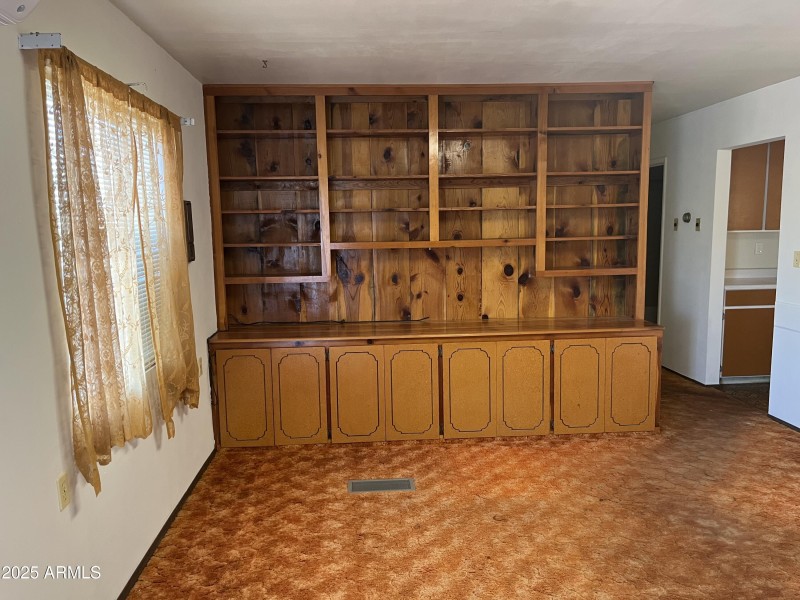 461 W 5th St livingroom 2