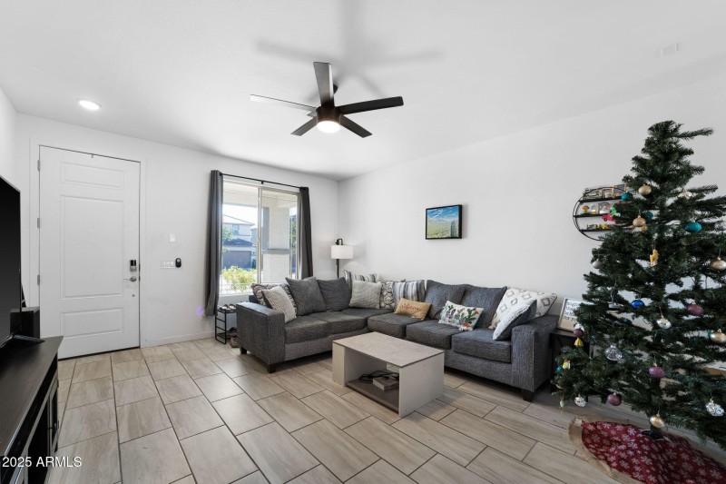 002__18348 W Jessie Ln