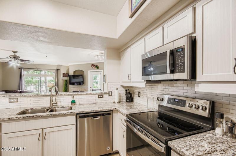 15095 N Thompson Peak Pkwy 1005 - Web Qu