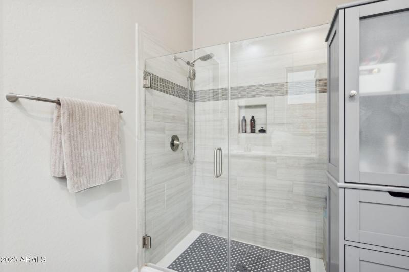 26-web-or-mls-42197-w-rosewood-ln