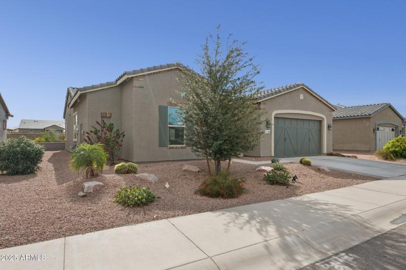 2-web-or-mls-42197-w-rosewood-ln
