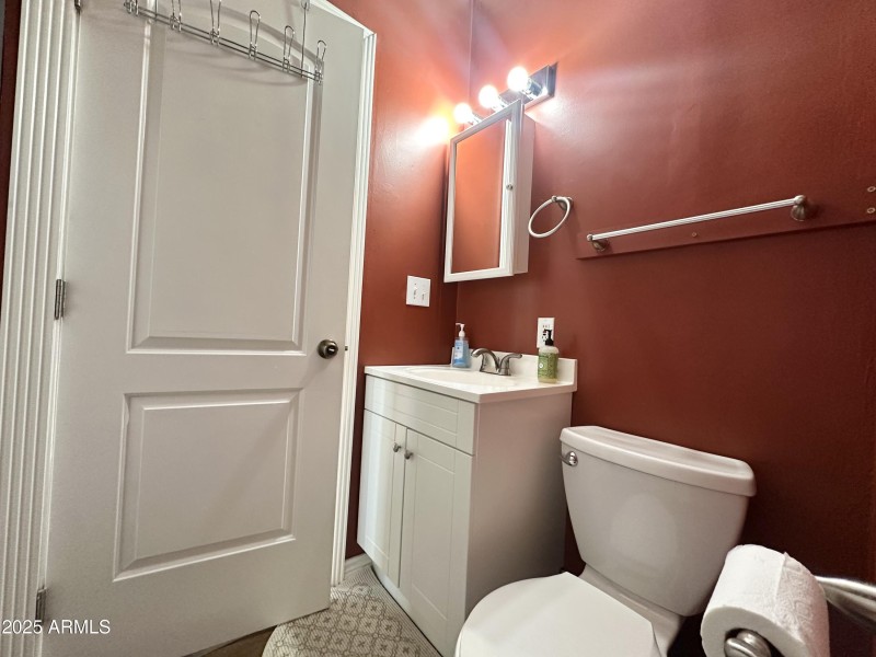 STOOL/ENTRY DOOR/VANITY