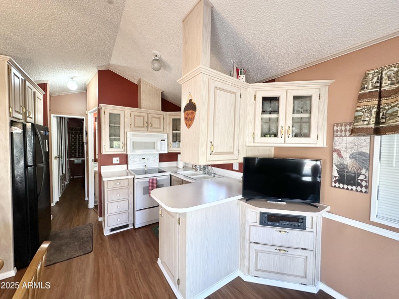 TV ENTERTAINMENT AREA