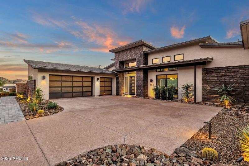 004_3 Car Garage And Parking Pad