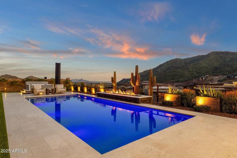 054_Pool And Poolside Lights