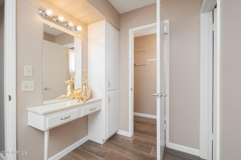 20_Primary-Vanity_01