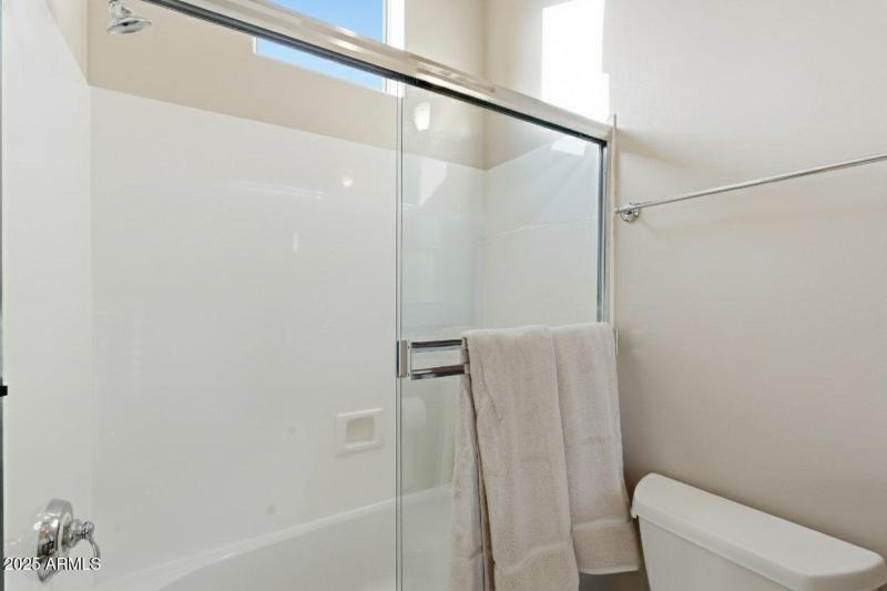 Ensuite Bathroom 3