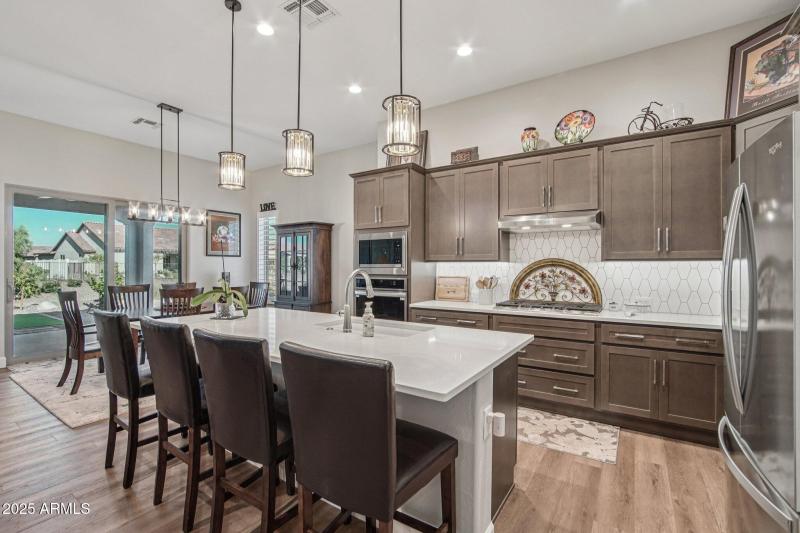 12-web-or-mls-W Monterey Way-S2511-012