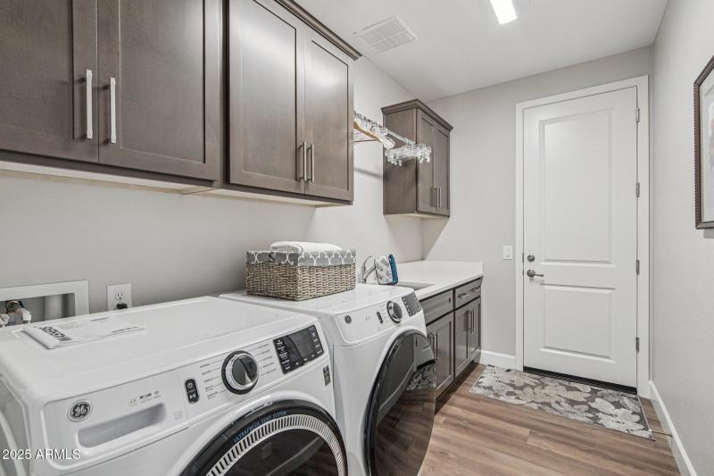 14-web-or-mls-W Monterey Way-S2511-014