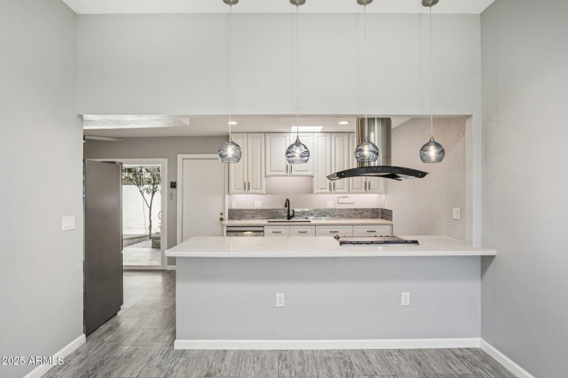 11-web-or-mls-W Forrester Dr-S1209-009