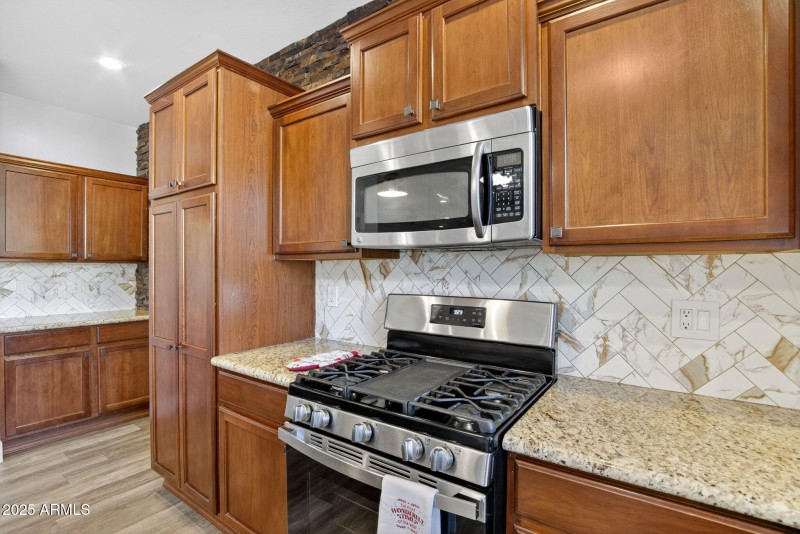 12-web-or-mls-035_a4m_CM