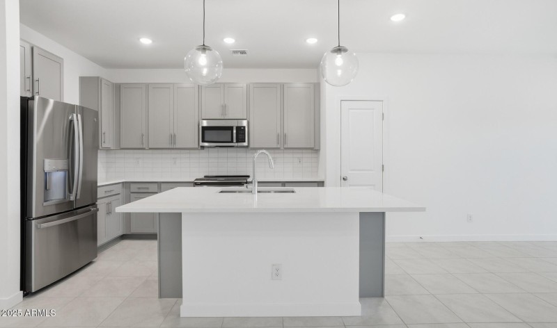 MR Lot #9 Kitchen (2) (Large)