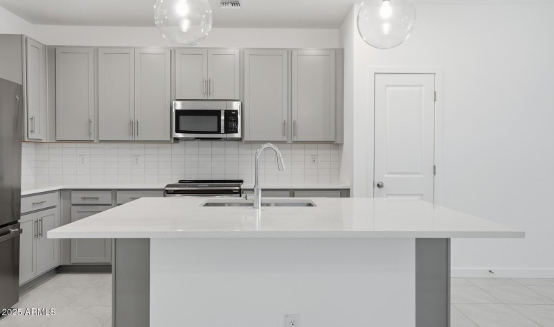 MR Lot #9 Kitchen (3) (Large)