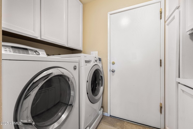Indoor Laundry off of garage