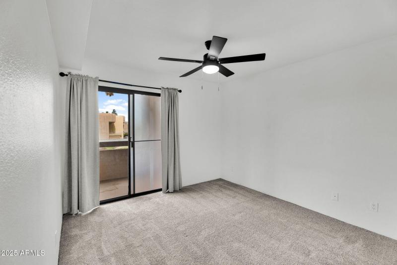 25-web-or-mls-3601 W Tierra Buena Ln J24