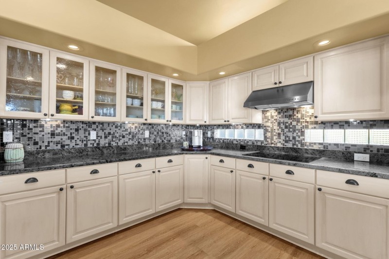 018_Spacious With Custom Touches