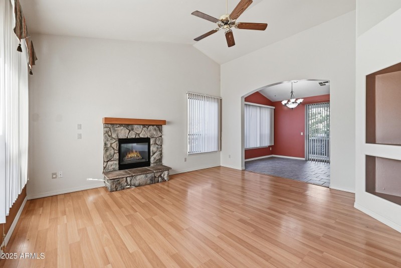 6_010_dsc_2208_with_fire