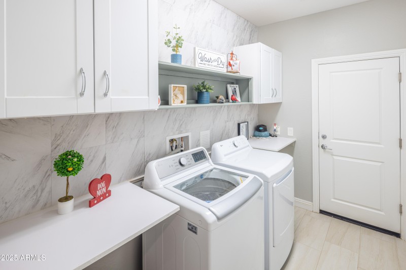 6638 W Sonoma Way Laundry