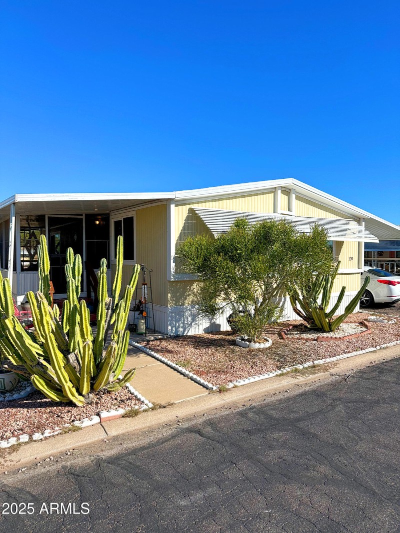 DC0EFDCF-1096-42D6-B3AD-31AB25360A14