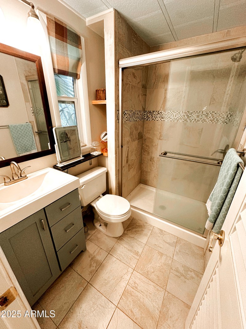 E3C12FF9-E3AA-47C6-B5E2-5D067F871011