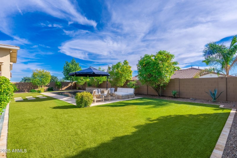 13833 W Bloomington St - 55