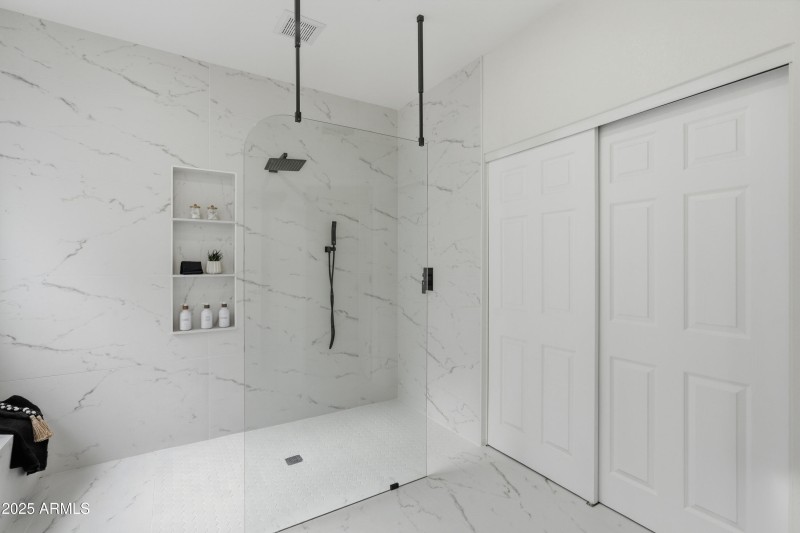 18637 N 85th-Bathroom