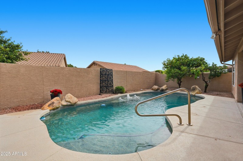 18637 N 85th-Pool