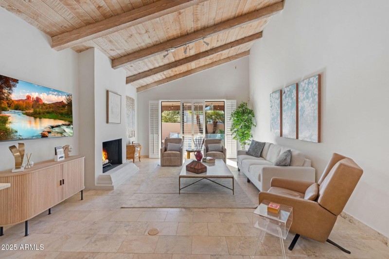 8-web-or-mls-6205-n-29th-pl