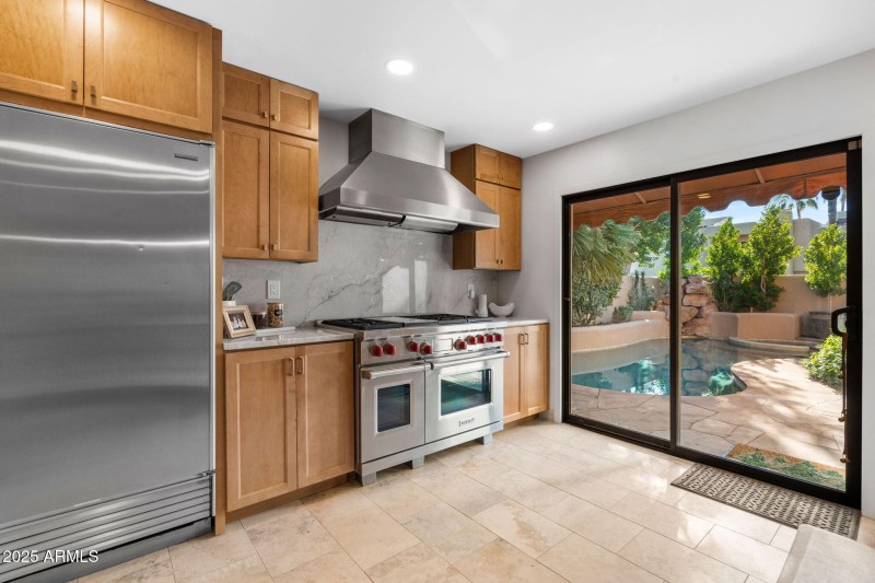 16-web-or-mls-6205-n-29th-pl