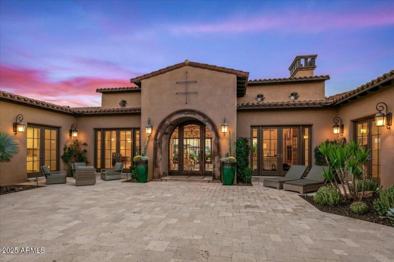 Front Court Yard Details