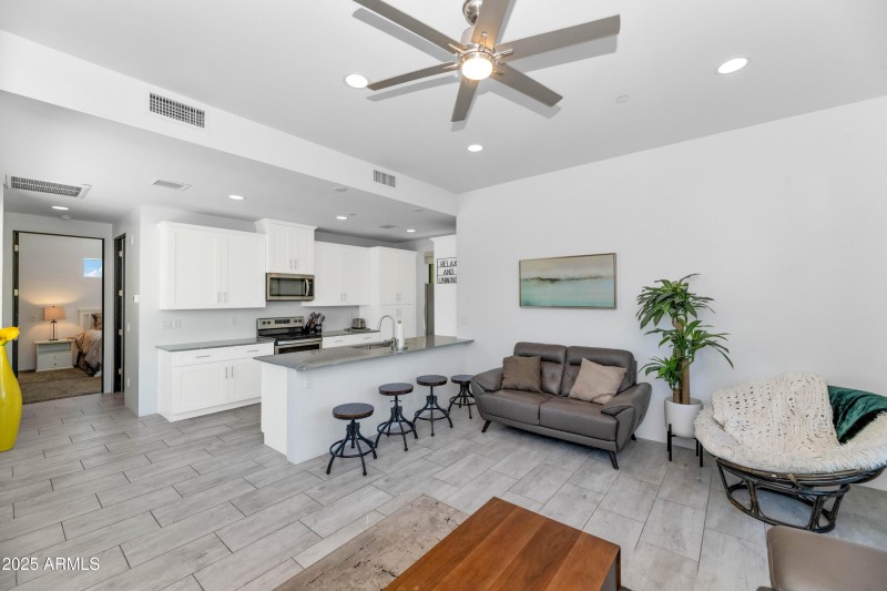 810 Sf guest house