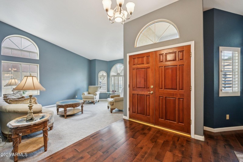 4-web-or-mls-E Briarwood Ter-S2711-005