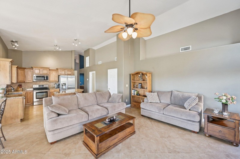 10-web-or-mls-E Briarwood Ter-S2711-013