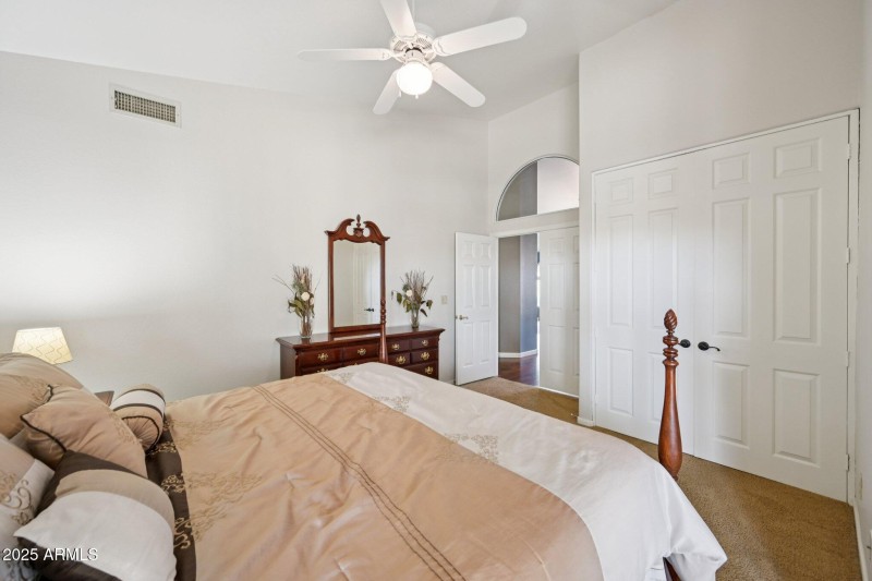 25-web-or-mls-E Briarwood Ter-S2711-024