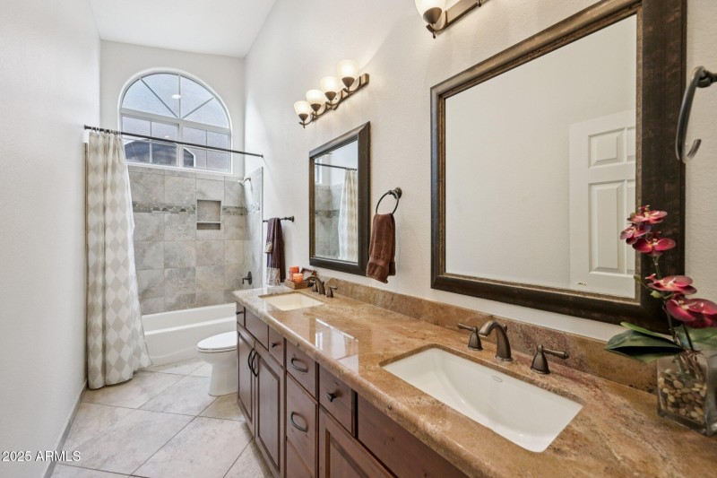 27-web-or-mls-E Briarwood Ter-S2711-026